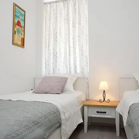 New Place In Old Town Of Trogir, Parking Trogir
