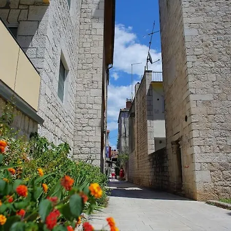 New Place In Old Town Of Trogir, Parking Appartement *