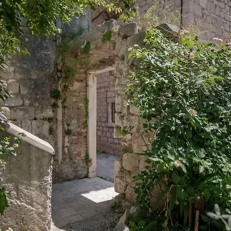 Appartement New Place In Old Town Of Trogir, Parking