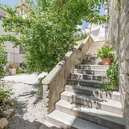 New Place In Old Town Of Trogir, Parking