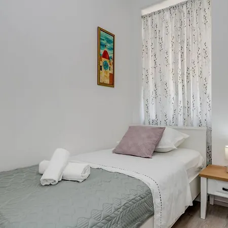 New Place In Old Town Of Trogir, Parking Trogir