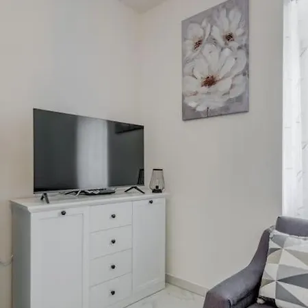 Appartement New Place In Old Town Of Trogir, Parking