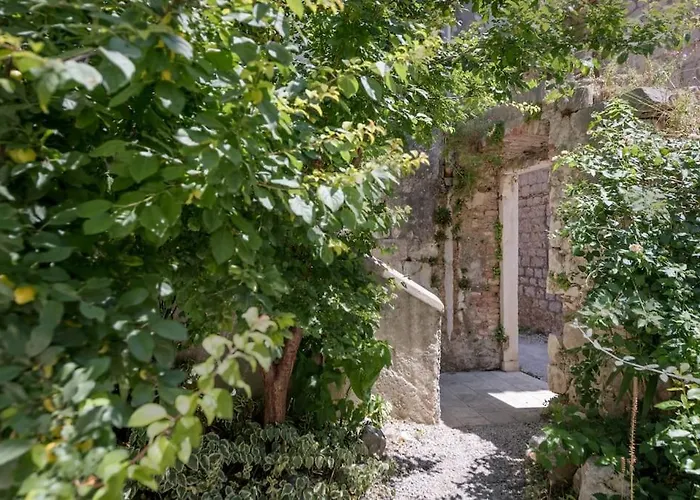 New Place In Old Town Of Trogir, Parking Trogir