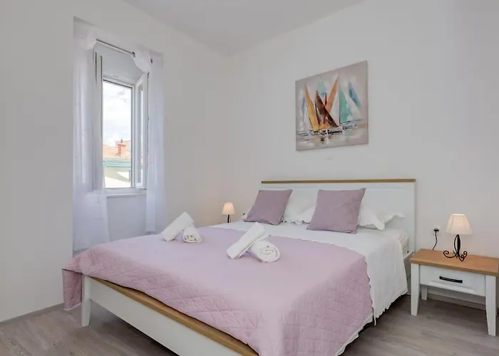 New Place In Old Town Of Trogir, Parking Trogir