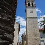 New Place In Old Town Of Trogir, Parking * 特罗吉尔