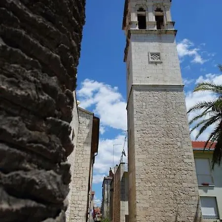 New Place In Old Town Of Trogir, Parking * טרוגיר