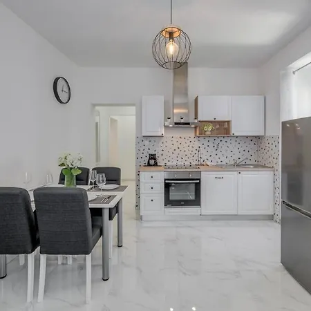 New Place In Old Town Of Trogir, Parking * Trogir