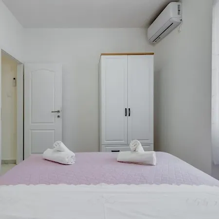 New Place In Old Town Of Trogir, Parking דירה טרוגיר