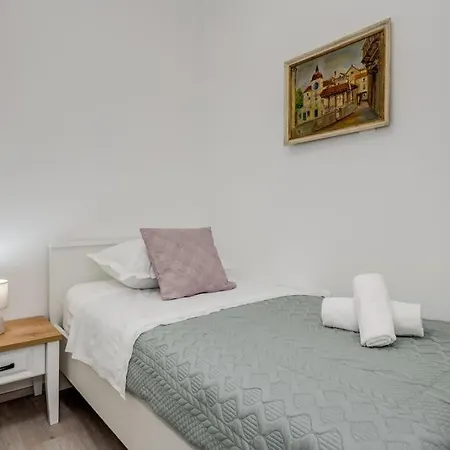 New Place In Old Town Of Trogir, Parking Apartment *
