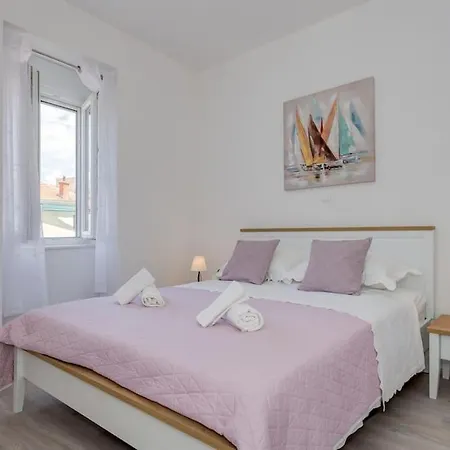 New Place In Old Town Of Trogir, Parking Trogir
