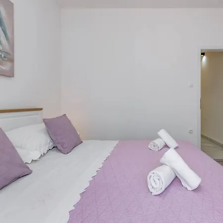 Apartment New Place In Old Town Of Trogir, Parking *