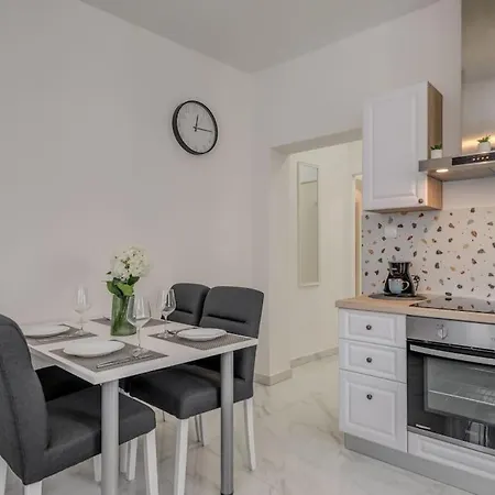 Apartment New Place In Old Town Of Trogir, Parking Trogir