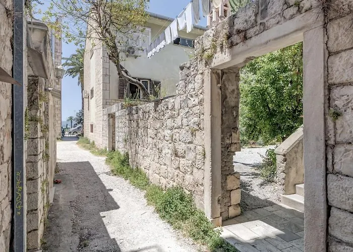 New Place In Old Town Of Trogir, Parking Apartmán