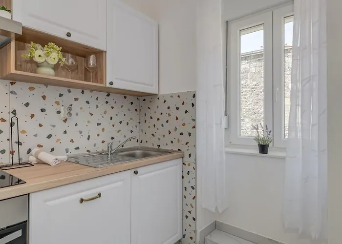 New Place In Old Town Of Trogir, Parking 公寓 *