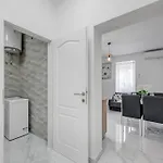 New Place In Old Town Of Trogir, Parking Appartamento *